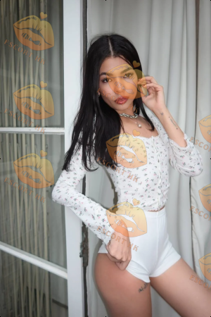 Kwan photo 5, latina, slim, black hair, 173 cm, 51 kg, Small bust, Hong Kong