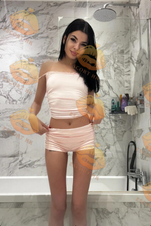 Kwan photo 8, latina, slim, black hair, 173 cm, 51 kg, Small bust, Hong Kong