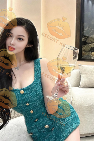 Winter photo 6, asian, slim, black hair, 170 cm, 52 kg, Extra Large bust, Hong Kong
