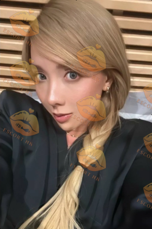 Tessa photo 3, european, curvy, blonde hair, 157 cm, 62 kg, Large bust, Hong Kong