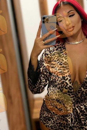 Magdalena photo 1, latina, slim, red hair, 170 cm, 51 kg, Large bust, Hong Kong