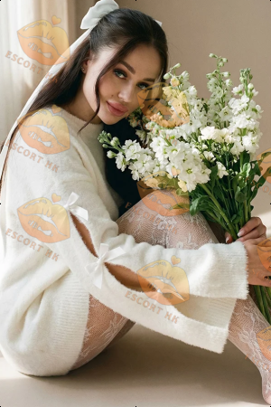 Yulia photo 3, european, average, black hair, 168 cm, 58 kg, Medium bust, Hong Kong