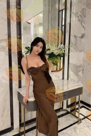 Shizuka photo 3, asian, average, black hair, 167 cm, 58 kg, Large bust, Hong Kong