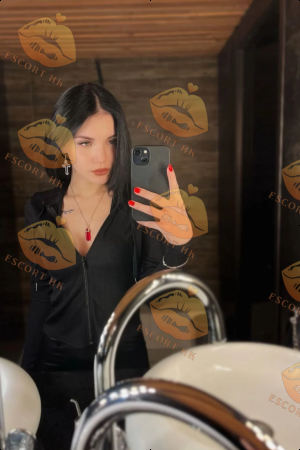 Julia photo 5, middle eastern, slim, black hair, 168 cm, 49 kg, Small bust, Hong Kong