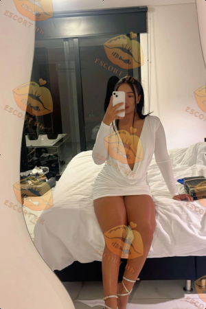 Whitney photo 2, latina, average, black hair, 167 cm, 64 kg, Medium bust, Hong Kong