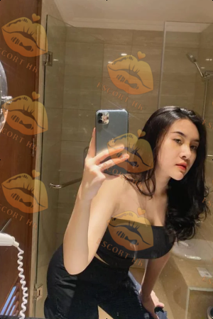 Clara photo 2, asian, slim, black hair, 164 cm, 49 kg, Large bust, Hong Kong