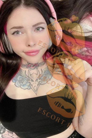 Yulia photo 2, european, average, brunette, 169 cm, 66 kg, Extra Large bust, Hong Kong