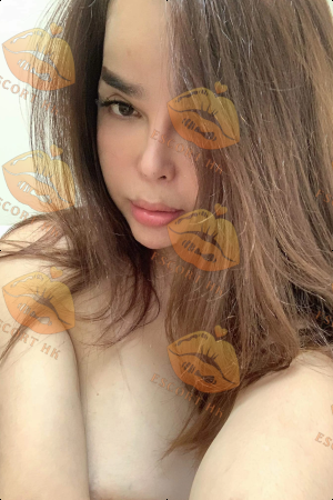 Winter photo 2, european, average, brunette, 170 cm, 54 kg, Large bust, Hong Kong