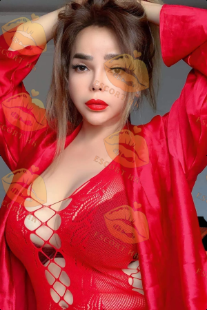 Winter photo 4, european, average, brunette, 170 cm, 54 kg, Large bust, Hong Kong
