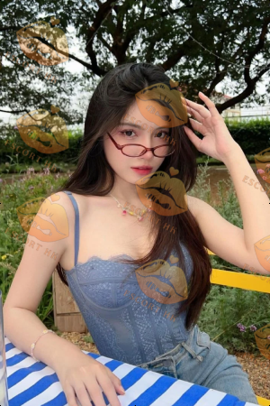 Alyssa photo 1, asian, slim, black hair, 166 cm, 49 kg, Large bust, Hong Kong