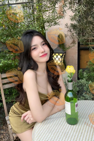 Alyssa photo 3, asian, slim, black hair, 166 cm, 49 kg, Large bust, Hong Kong