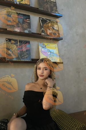 Zinnia photo 1, asian, average, blonde hair, 157 cm, 50 kg, Medium bust, Hong Kong