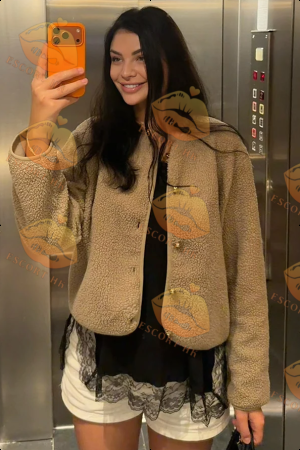 Izumi photo 9, european, average, black hair, 175 cm, 71 kg, Medium bust, Hong Kong