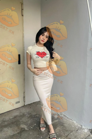 Kwan photo 1, asian, slim, black hair, 164 cm, 46 kg, Large bust, Hong Kong
