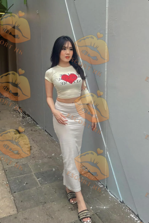 Kwan photo 2, asian, slim, black hair, 164 cm, 46 kg, Large bust, Hong Kong