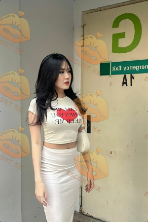 Kwan photo 3, asian, slim, black hair, 164 cm, 46 kg, Large bust, Hong Kong