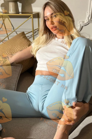 Luisa photo 10, european, slim, blonde hair, 170 cm, 50 kg, Medium bust, Hong Kong