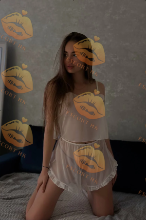 Fae photo 4, asian, average, brunette, 160 cm, 49 kg, Large bust, Hong Kong