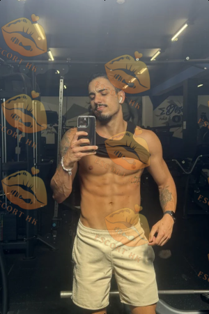 Mario photo 11, latina, average, black hair, 188 cm, 83 kg, Hong Kong