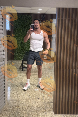 Mario photo 25, latina, average, black hair, 188 cm, 83 kg, Hong Kong