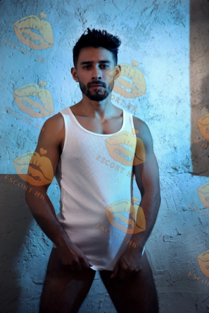 Do photo 6, latina, average, black hair, 173 cm, 68 kg, Hong Kong