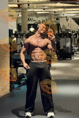 Jason photo 32, latina, average, black hair, 175 cm, 74 kg, Hong Kong