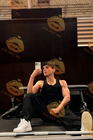 Fabian photo 12, european, slim, brunette, 183 cm, 61 kg, Hong Kong