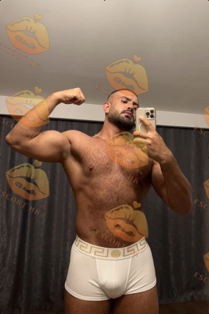 Max photo 2, european, curvy, black hair, 180 cm, 81 kg, Hong Kong