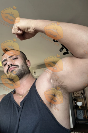 Max photo 4, european, curvy, black hair, 180 cm, 81 kg, Hong Kong