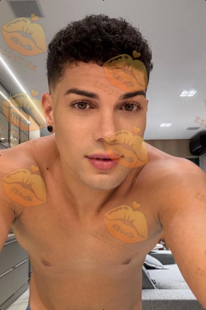 Oliver photo 1, latina, average, blonde hair, 183 cm, 63 kg, Hong Kong