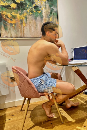 Mateo photo 21, latina, curvy, black hair, 180 cm, 81 kg, Hong Kong
