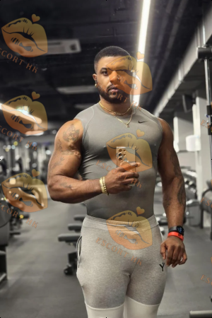 Chester photo 10, ebony, curvy, black hair, 188 cm, 120 kg, Hong Kong
