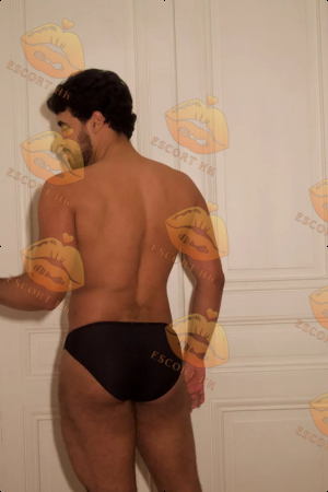Ben photo 39, latina, curvy, black hair, 178 cm, 81 kg, Hong Kong