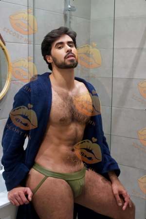 Ben photo 9, latina, curvy, black hair, 178 cm, 81 kg, Hong Kong