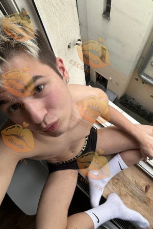 Mark photo 10, slavic, average, blonde hair, 175 cm, 58 kg, Hong Kong