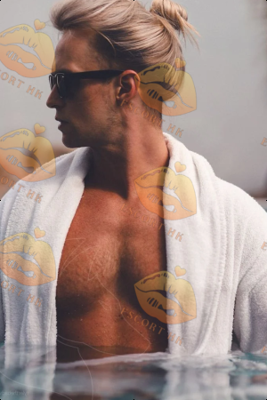 Calvin photo 10, slavic, curvy, brunette, 183 cm, 90 kg, Hong Kong