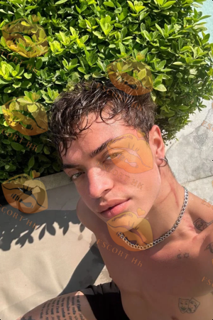 Juan photo 8, latina, average, brunette, 183 cm, 70 kg, Hong Kong