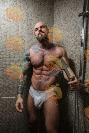 Slade photo 10, european, curvy, brunette, 190 cm, 100 kg, Hong Kong