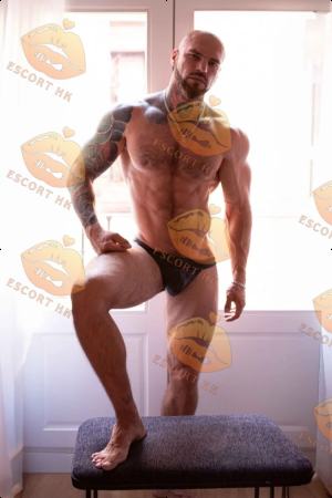 Slade photo 29, european, curvy, brunette, 190 cm, 100 kg, Hong Kong