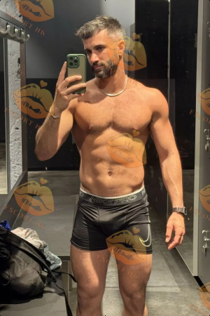 Gabriel photo 13, european, average, brunette, 175 cm, 72 kg, Hong Kong