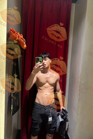 Dax photo 11, latina, average, black hair, 173 cm, 65 kg, Hong Kong