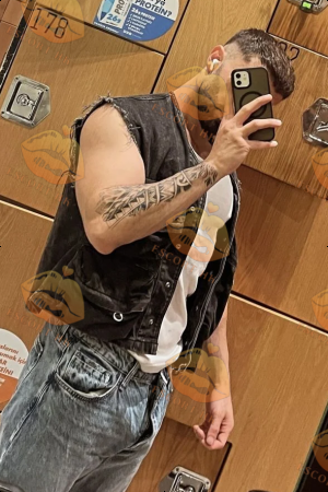 Jun photo 3, european, average, black hair, 178 cm, 79 kg, Hong Kong