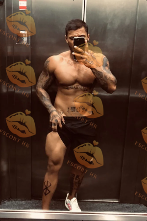 Cristian photo 2, latina, curvy, brunette, 180 cm, 95 kg, Hong Kong