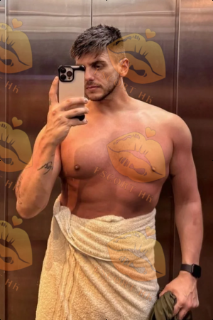 Roman photo 1, slavic, curvy, blonde hair, 185 cm, 90 kg, Hong Kong