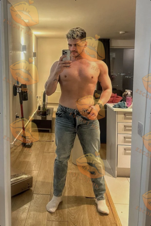 Roman photo 14, slavic, curvy, blonde hair, 185 cm, 90 kg, Hong Kong