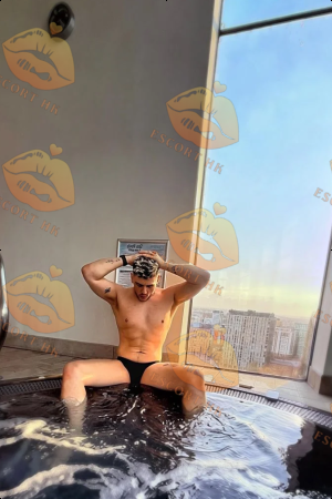 Roman photo 19, slavic, curvy, blonde hair, 185 cm, 90 kg, Hong Kong