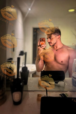 Roman photo 6, slavic, curvy, blonde hair, 185 cm, 90 kg, Hong Kong