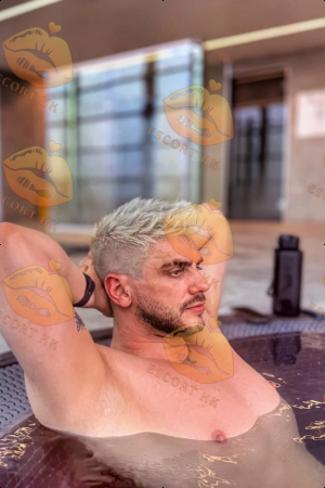 Roman photo 8, slavic, curvy, blonde hair, 185 cm, 90 kg, Hong Kong