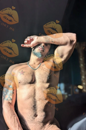 Lucas photo 18, european, curvy, black hair, 188 cm, 100 kg, Hong Kong