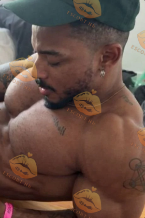 Lucas photo 5, european, curvy, black hair, 188 cm, 100 kg, Hong Kong